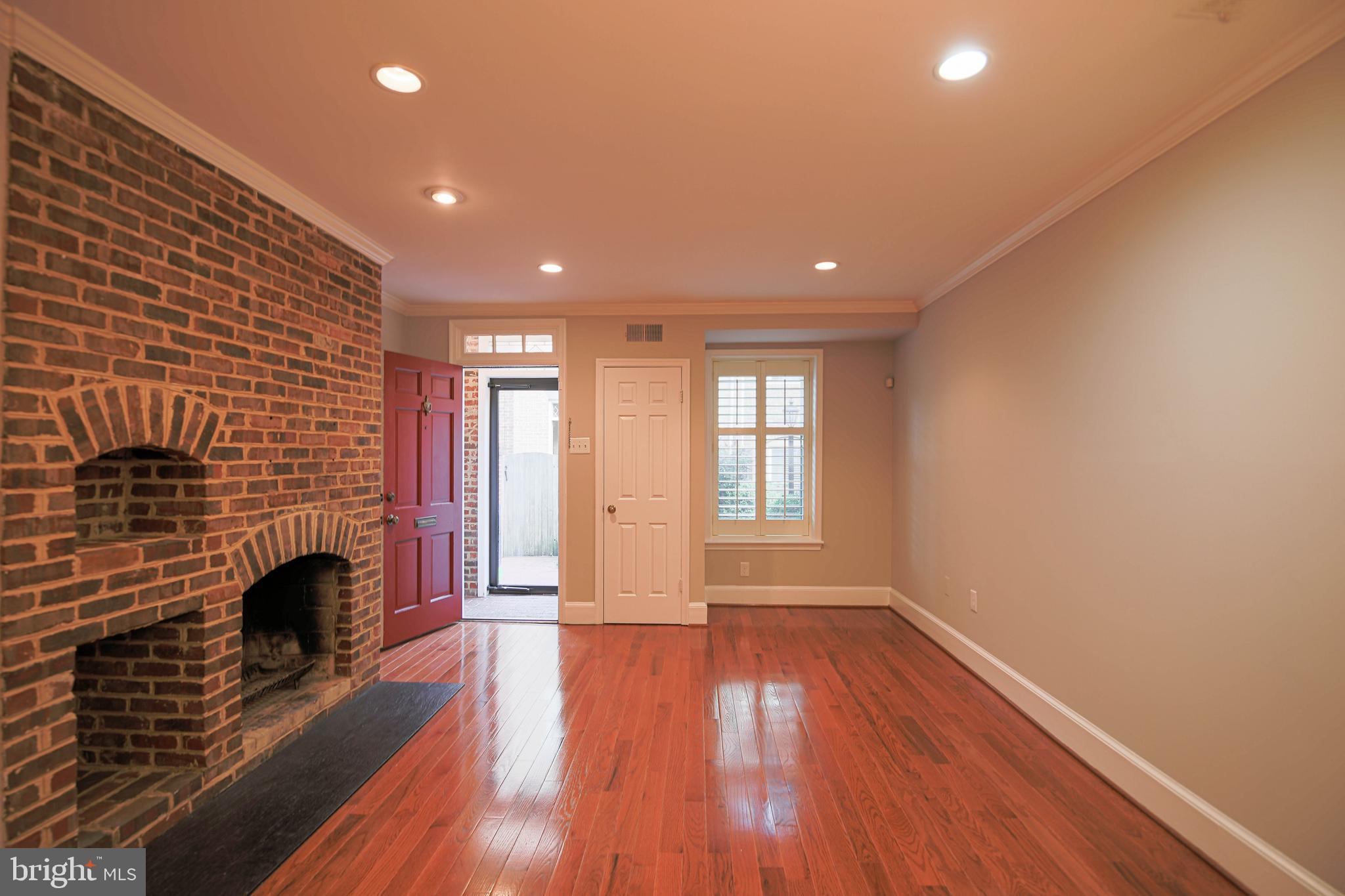 CARRIAGE WORKS - Residential Lease