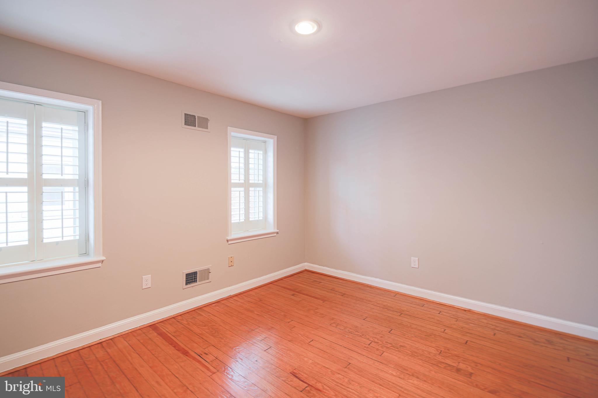 CARRIAGE WORKS - Residential Lease