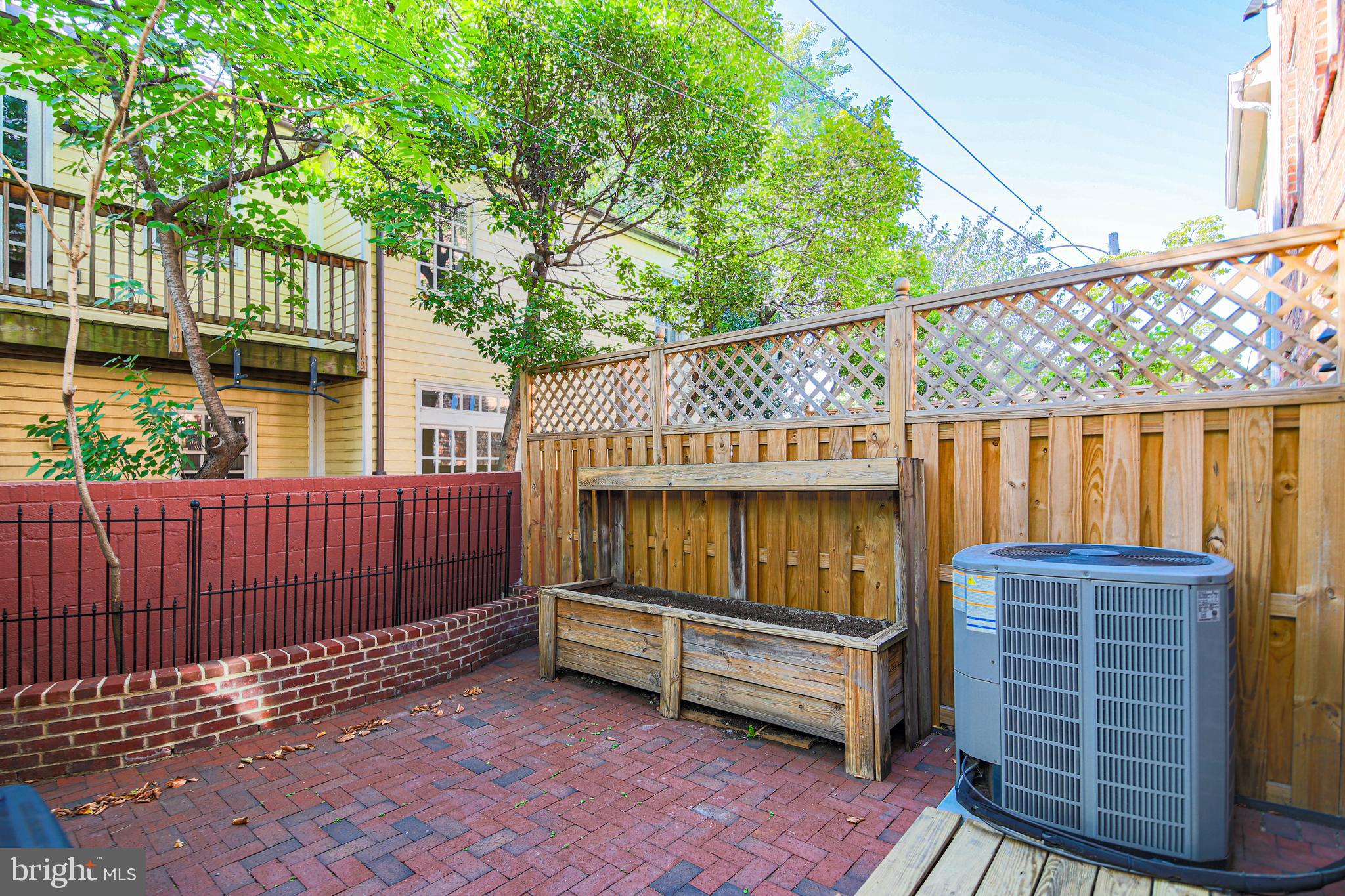 CARRIAGE WORKS - Residential Lease