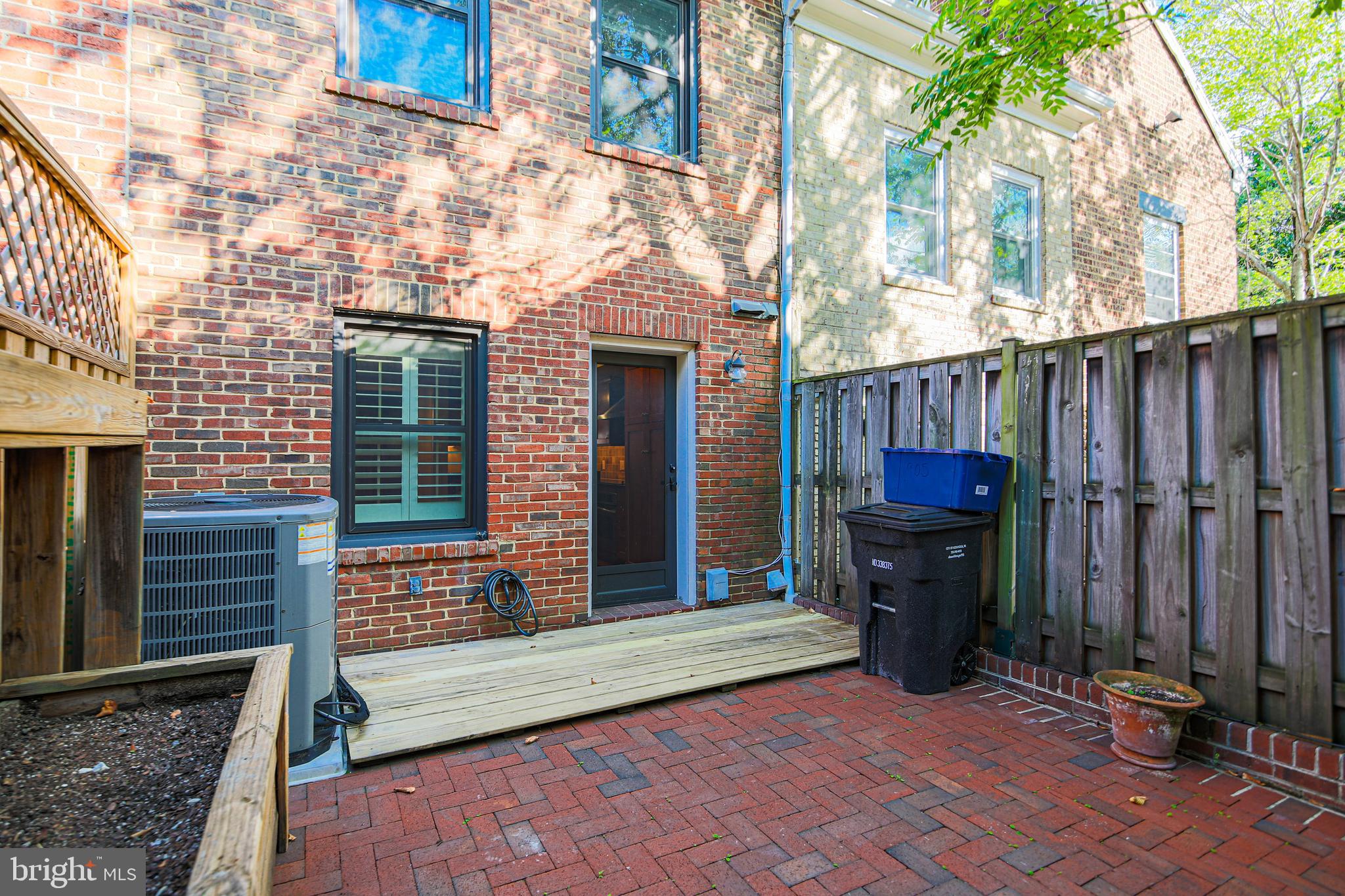 CARRIAGE WORKS - Residential Lease