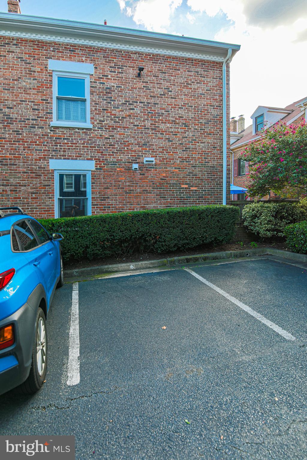 CARRIAGE WORKS - Residential Lease