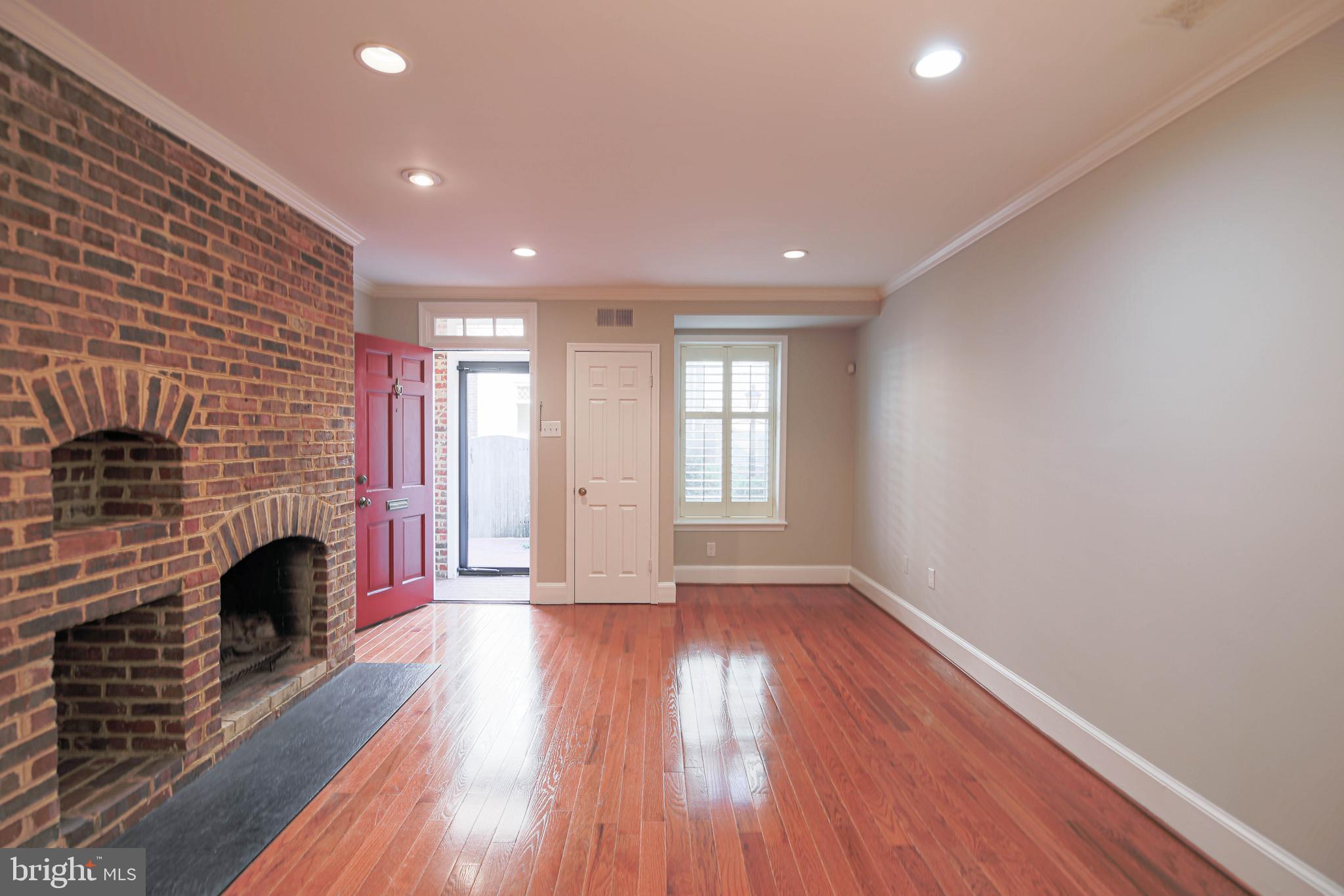 CARRIAGE WORKS - Residential Lease