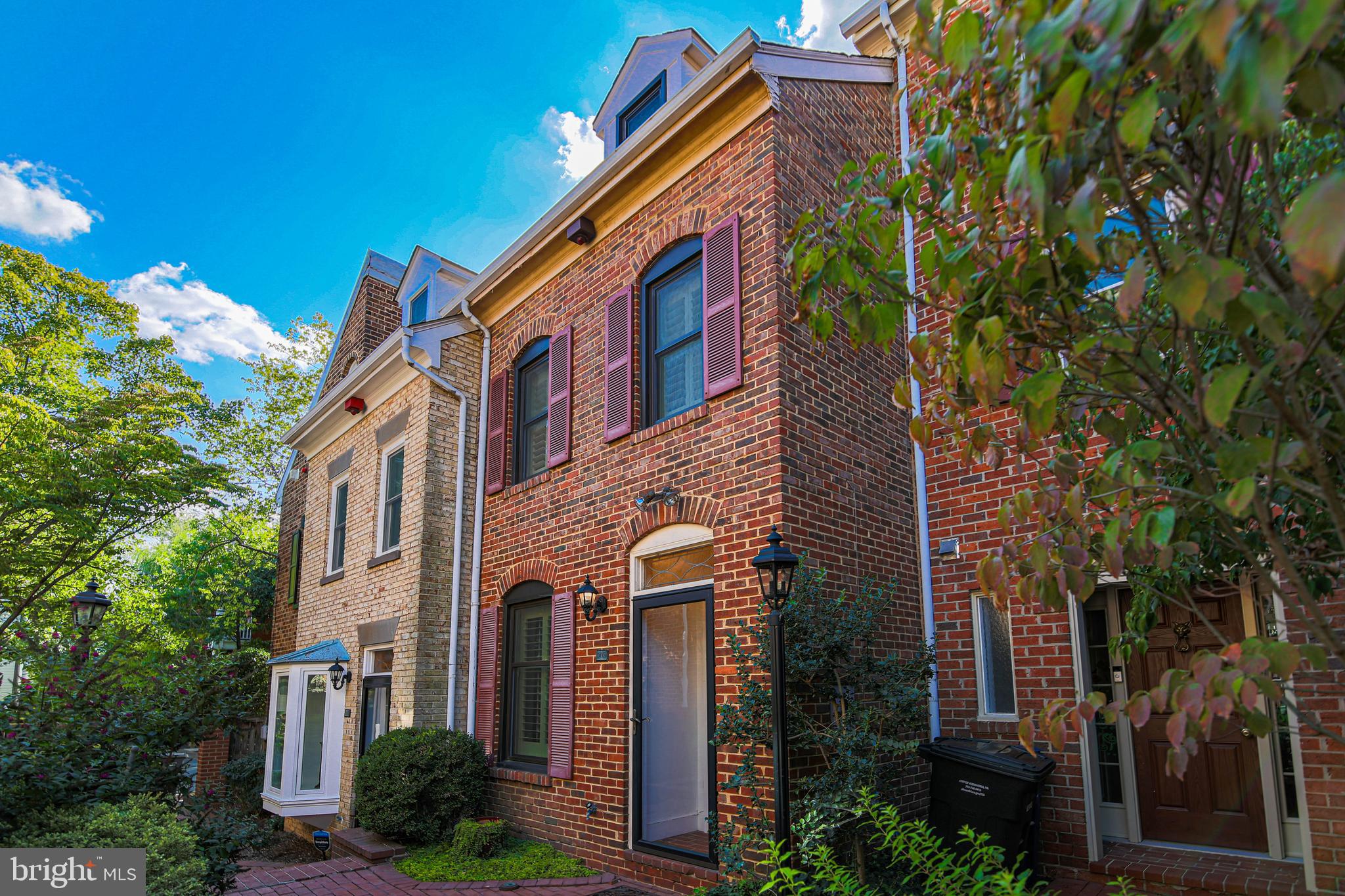 CARRIAGE WORKS - Residential Lease