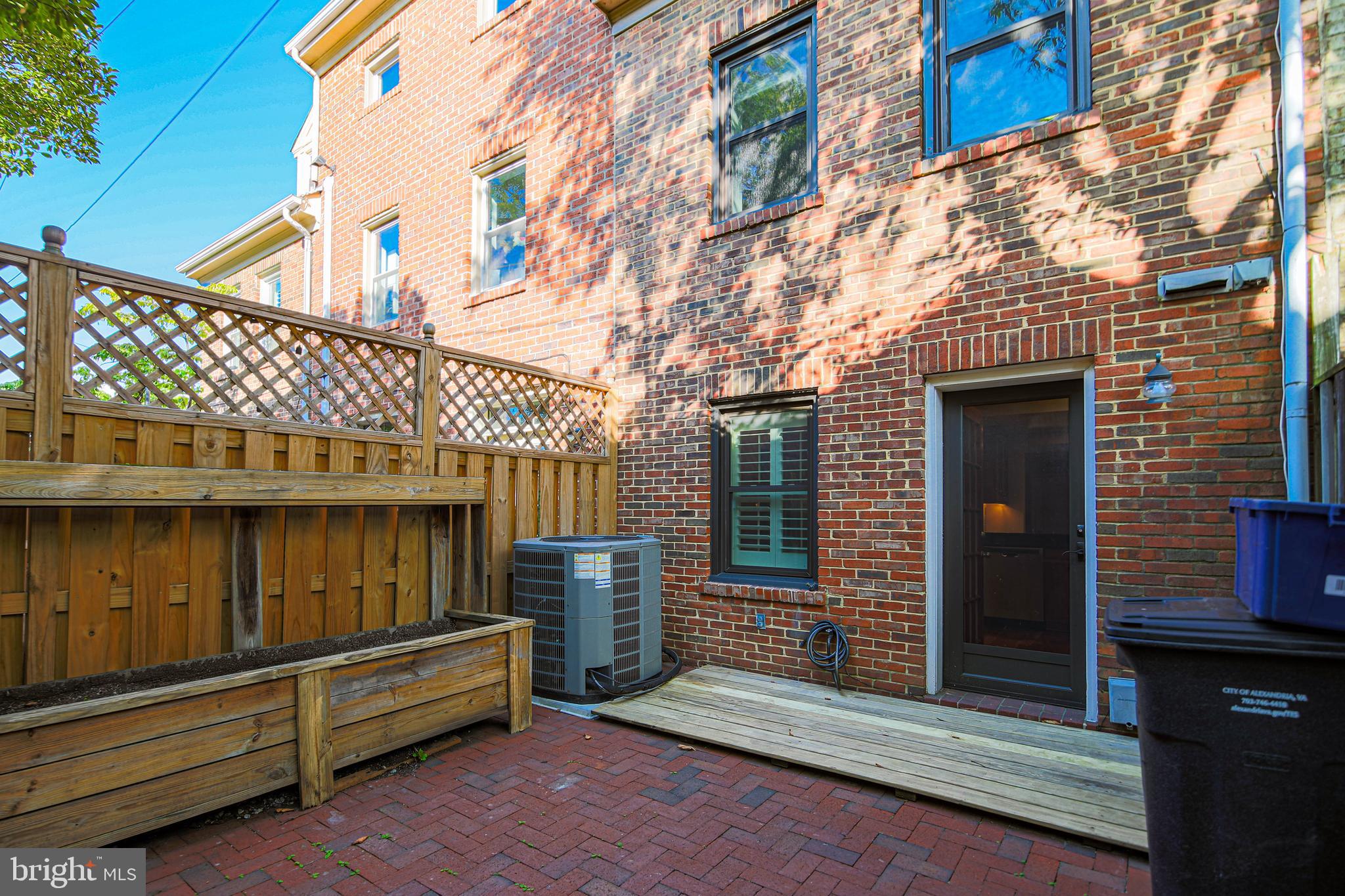 CARRIAGE WORKS - Residential Lease