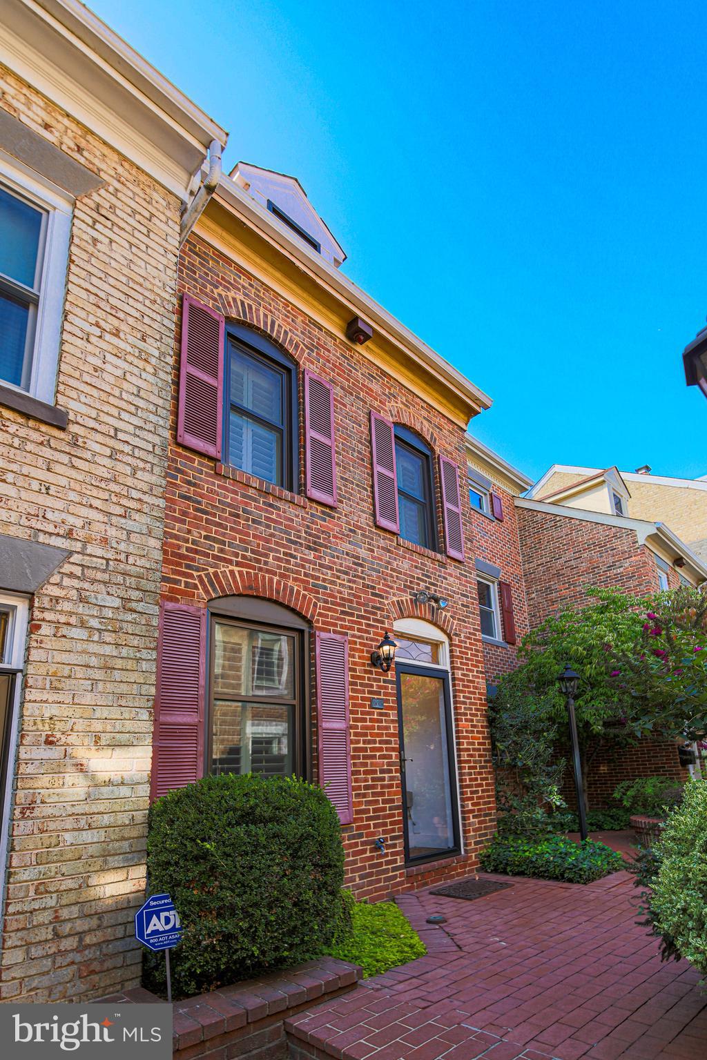 CARRIAGE WORKS - Residential Lease