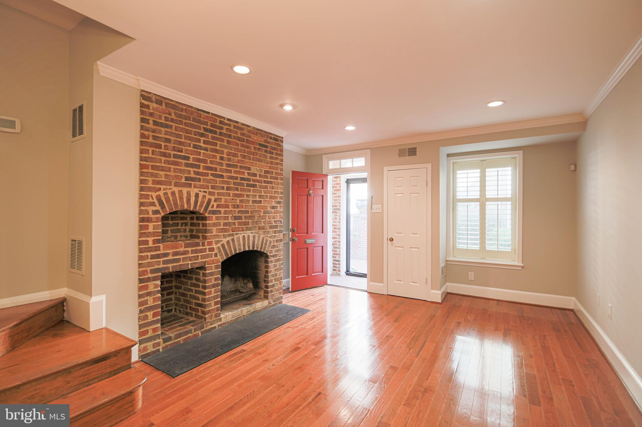 CARRIAGE WORKS - Residential Lease