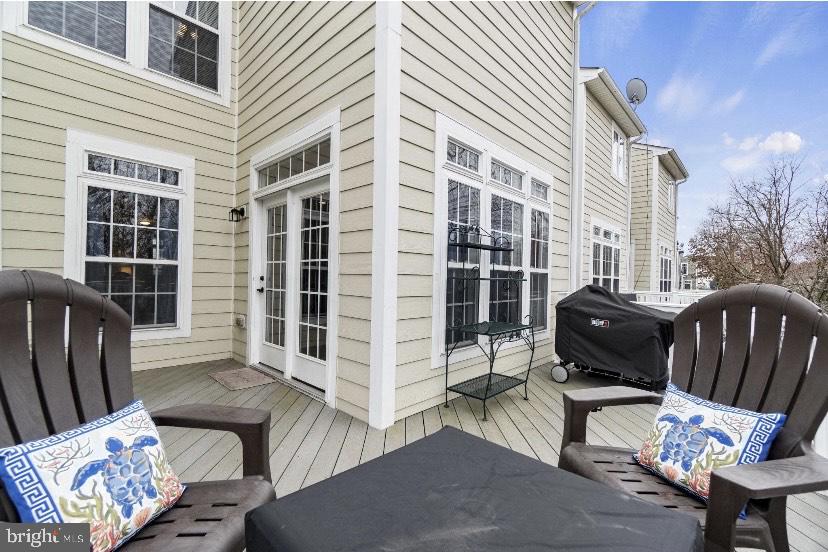 MONROE POINT TOWNHOUSES - Residential