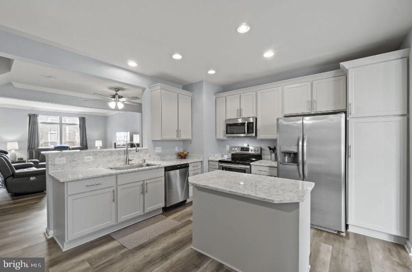 MONROE POINT TOWNHOUSES - Residential