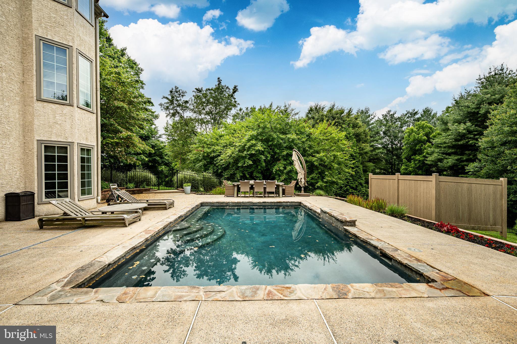 HILLHURST - Residential