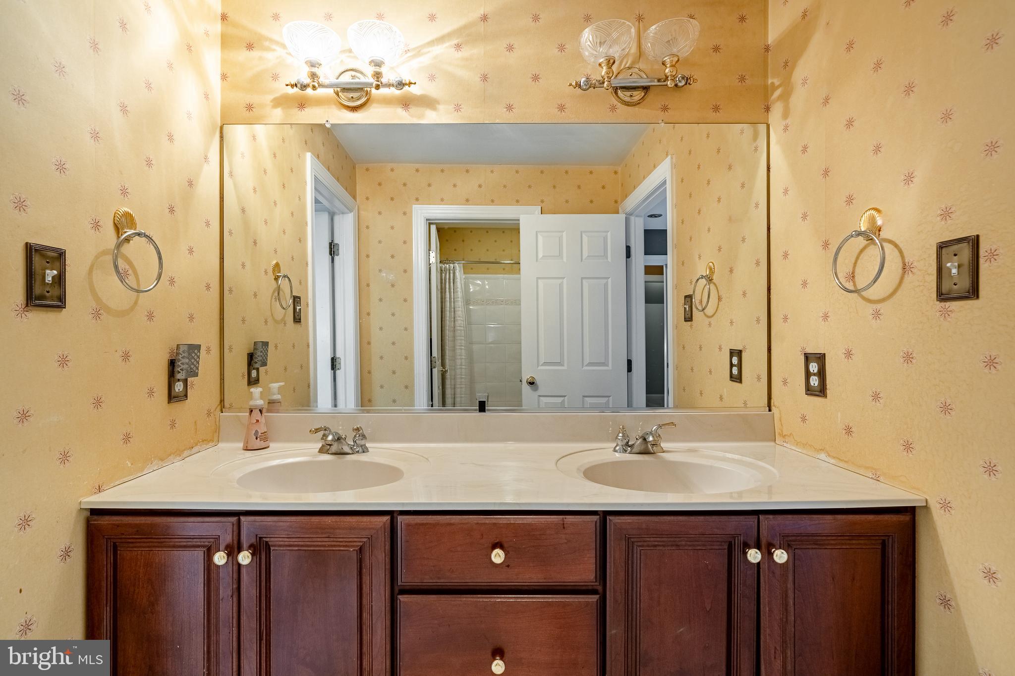 HILLHURST - Residential