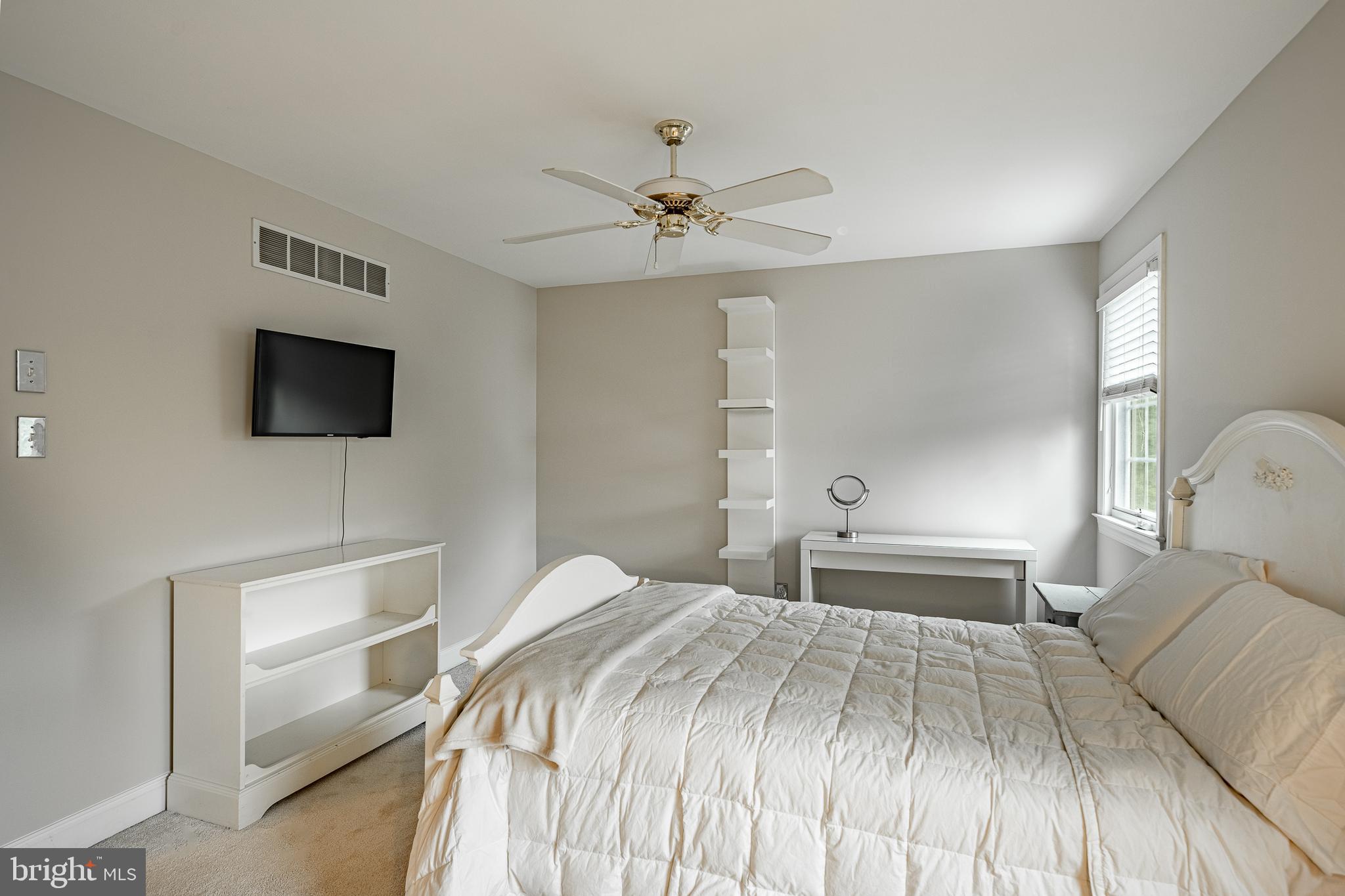 HILLHURST - Residential