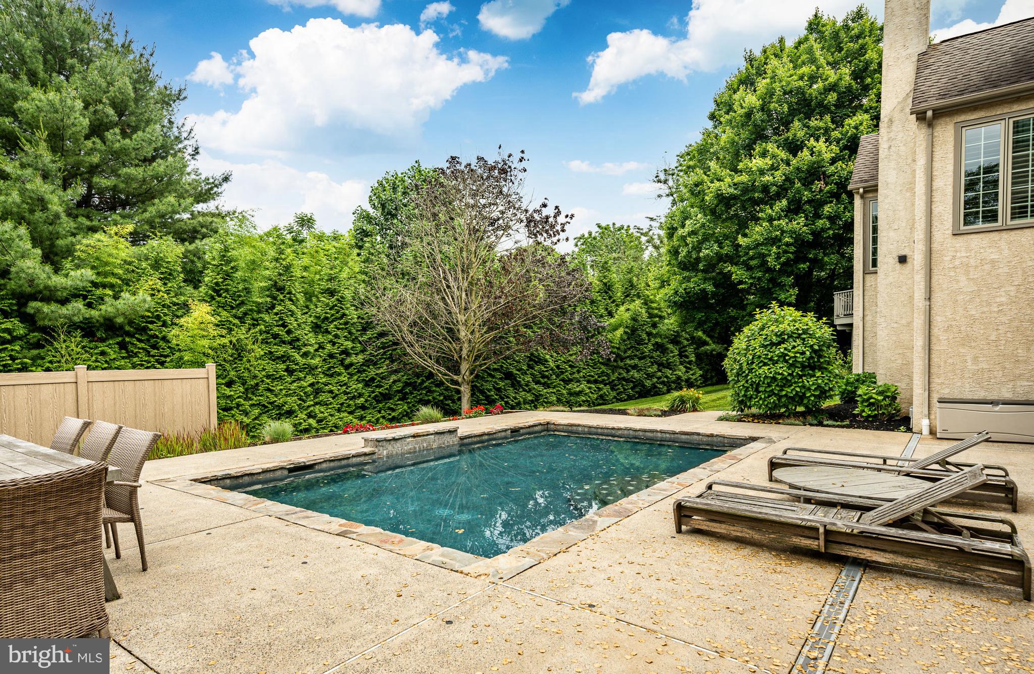 HILLHURST - Residential