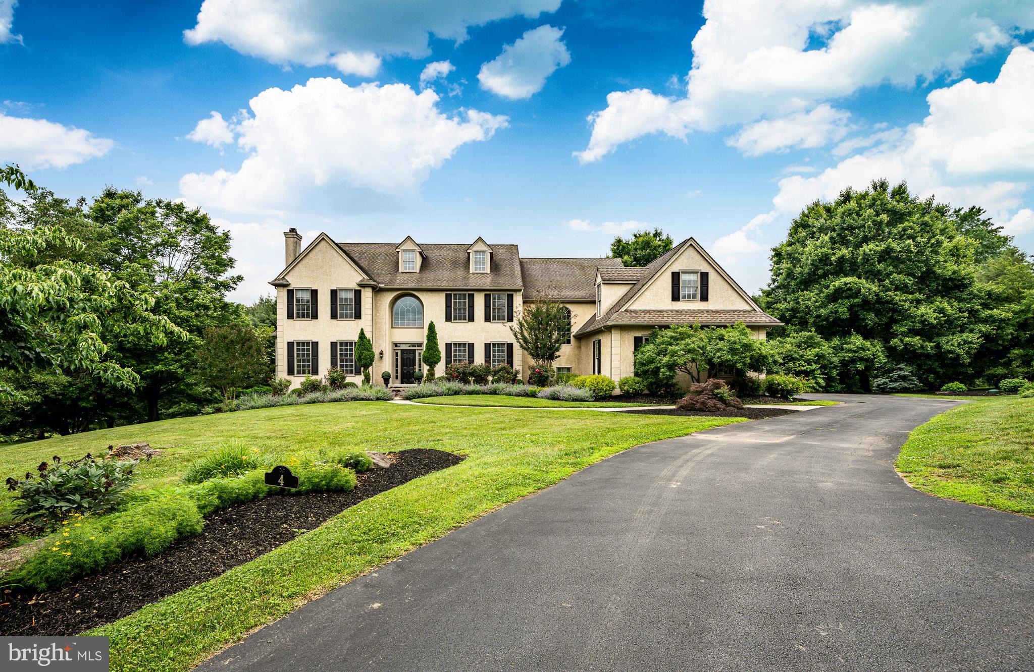 4 TAYLOR CHASE LANE
