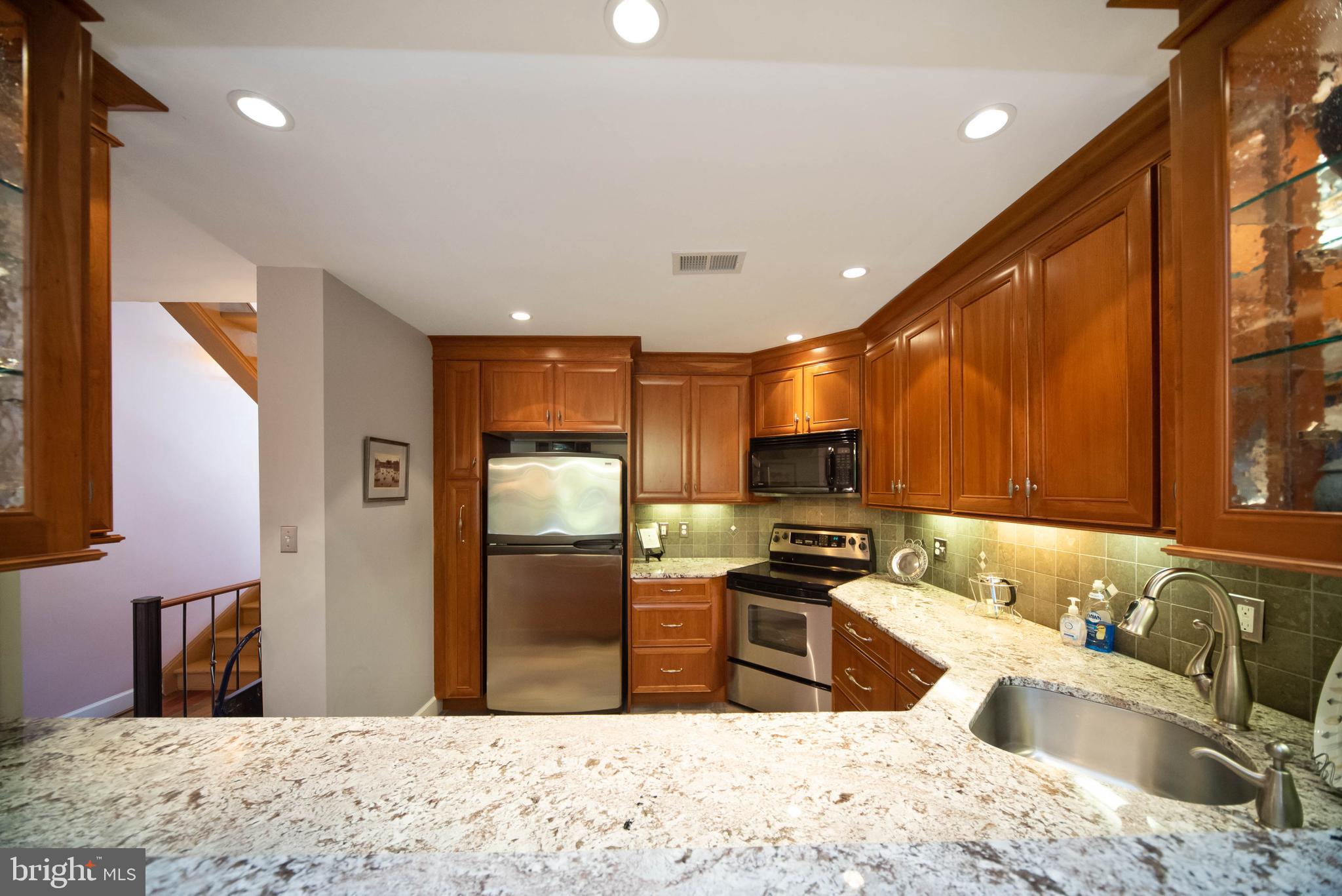 ANCHORAGE TOWERS - Residential