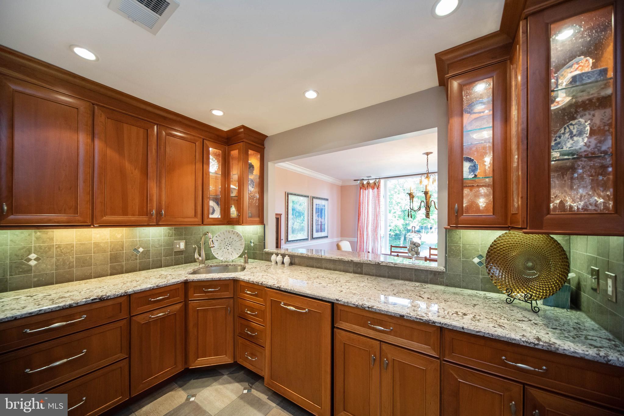 ANCHORAGE TOWERS - Residential