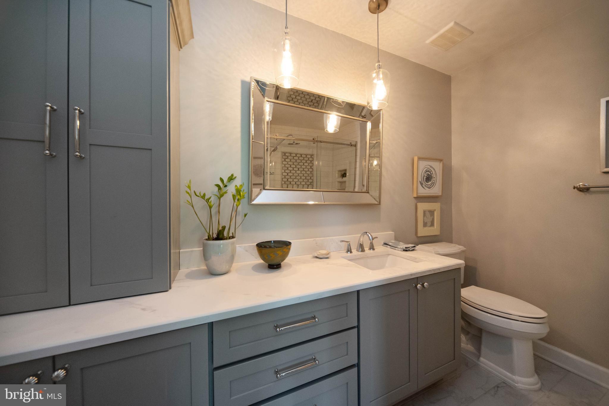 ANCHORAGE TOWERS - Residential