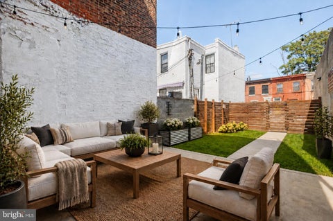 Townhouse For Sale - 1551 E Berks Street<br/> Philadelphia County, PHILADELPHIA, PA 19125