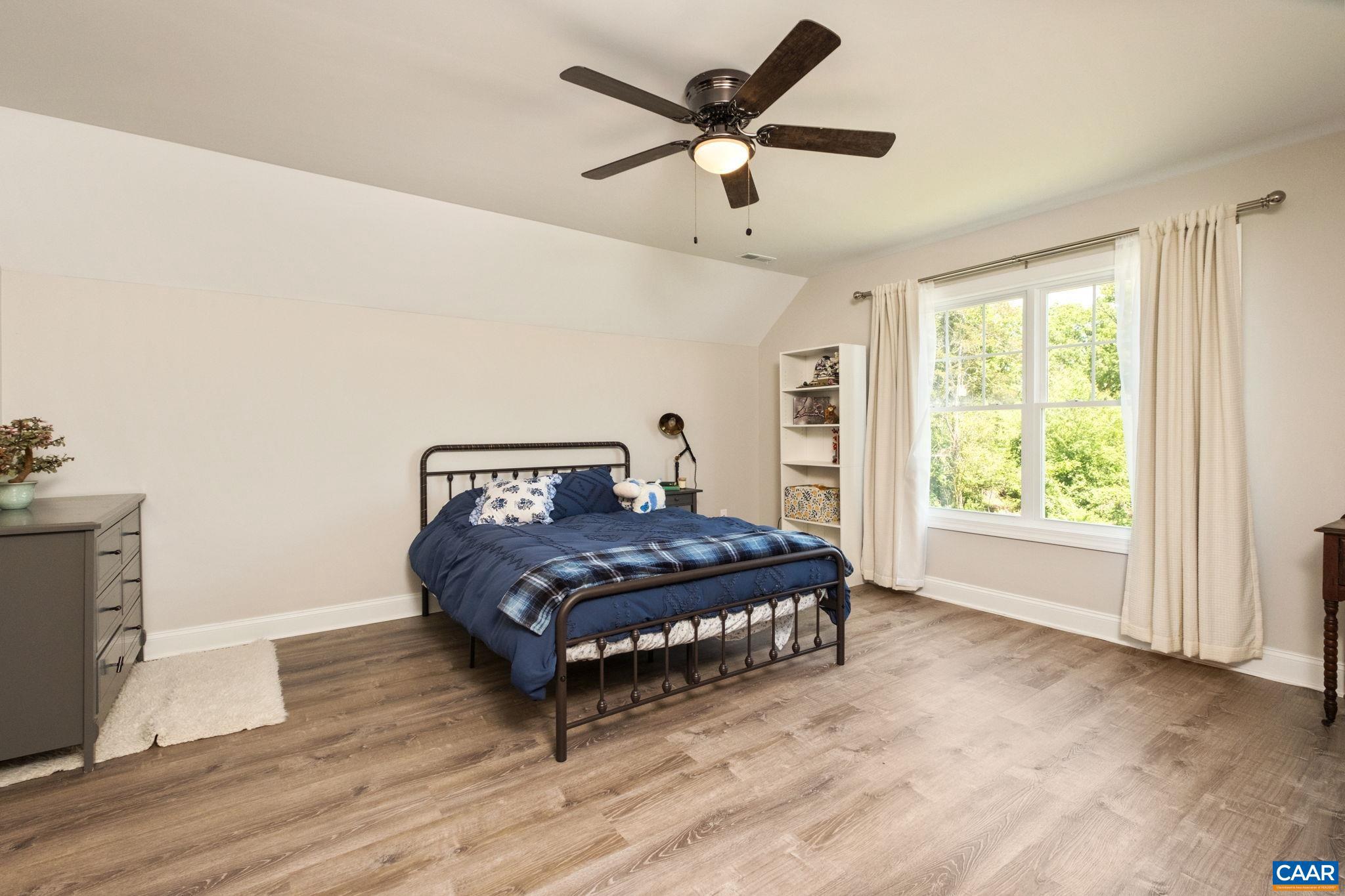 MEADOWBROOK - Residential