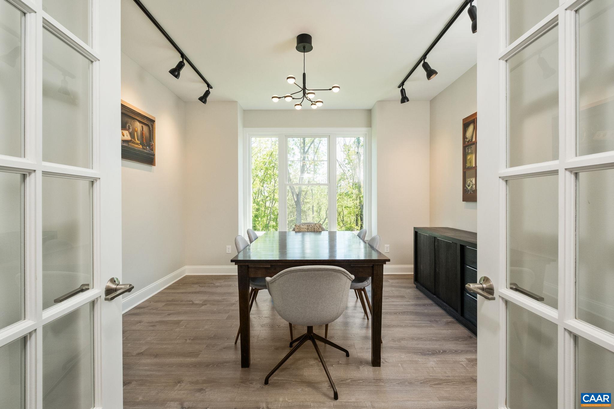 MEADOWBROOK - Residential