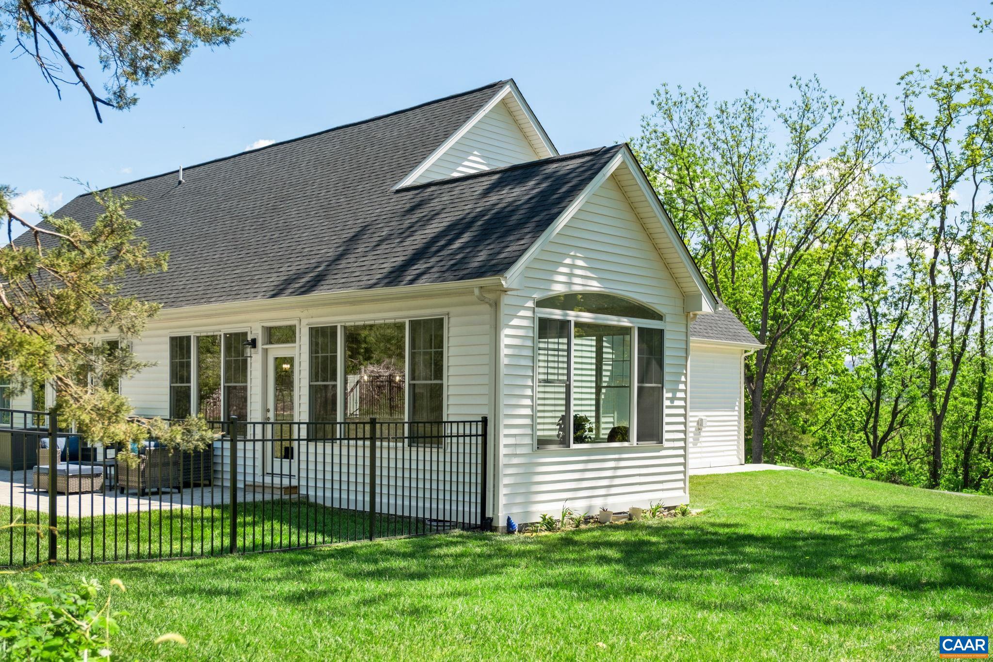 MEADOWBROOK - Residential