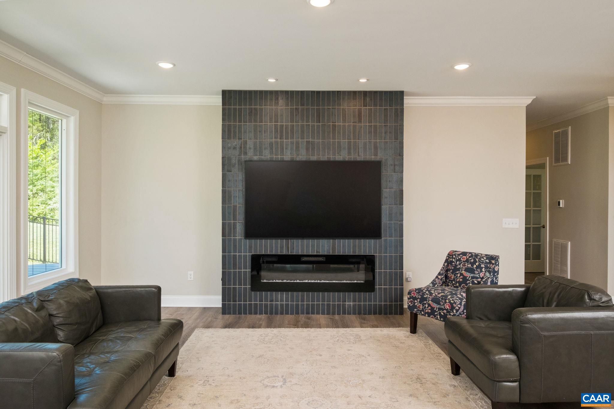 MEADOWBROOK - Residential