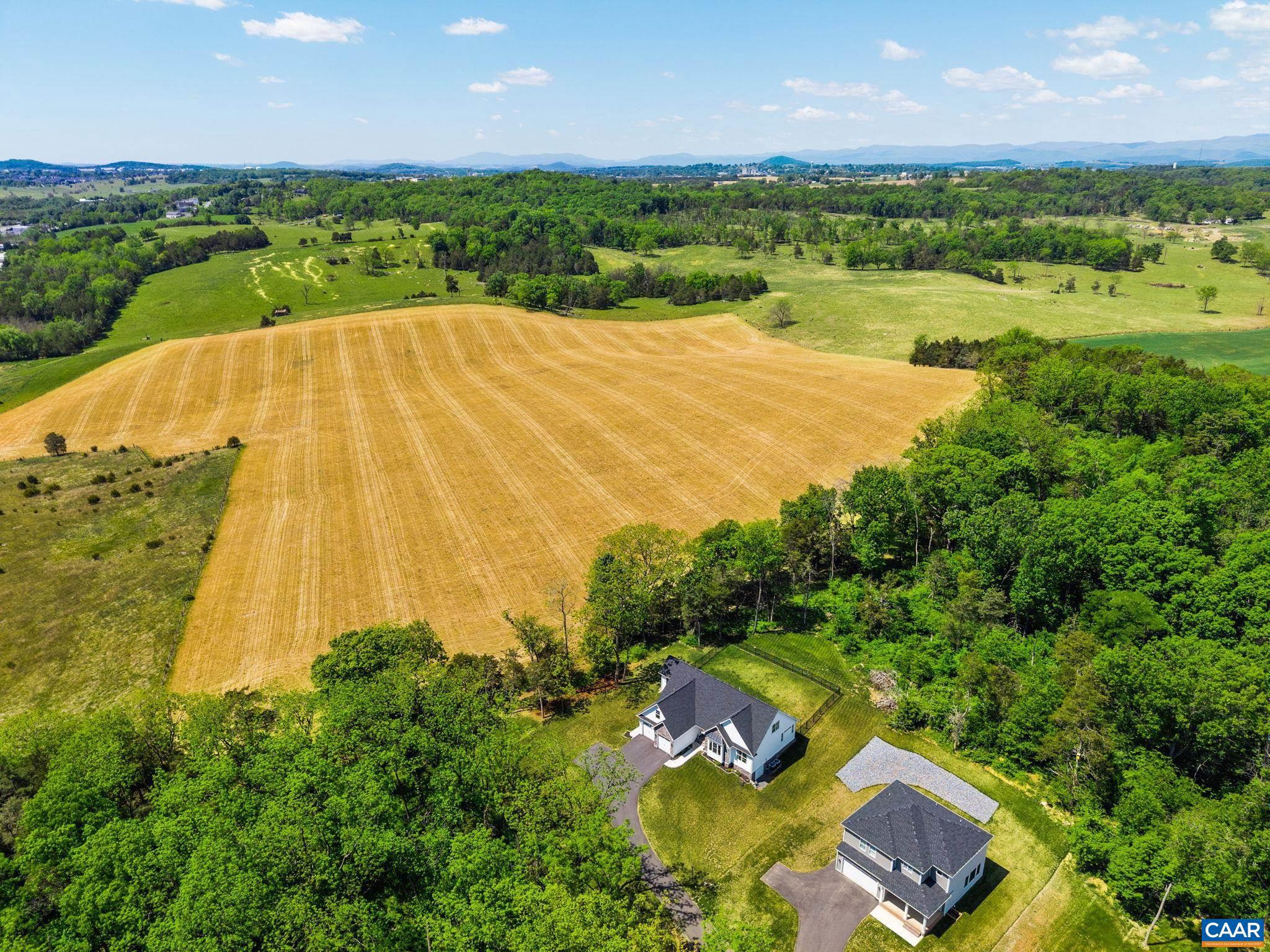 MEADOWBROOK - Residential
