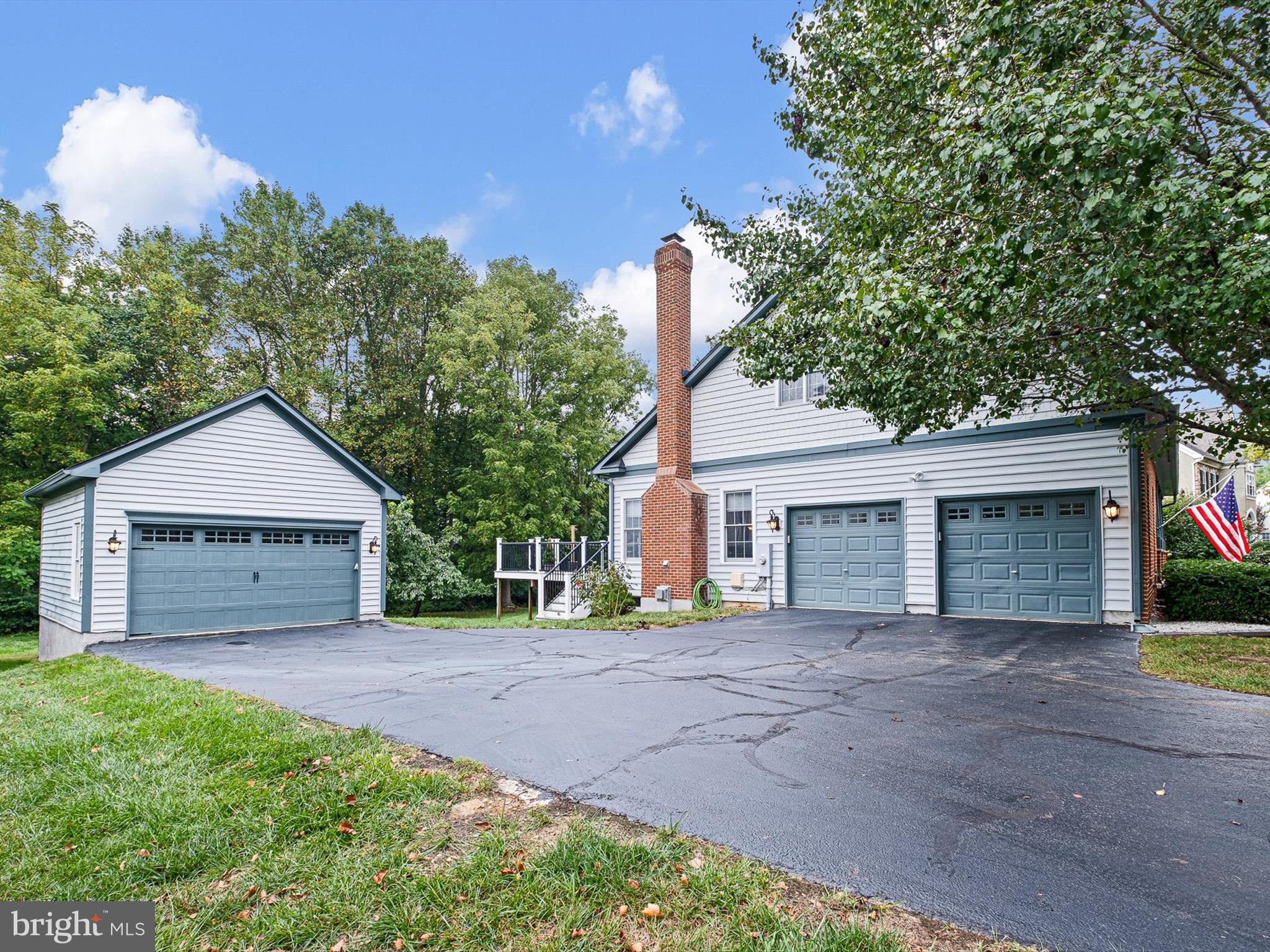 434 SPRING HOLLOW DRIVE