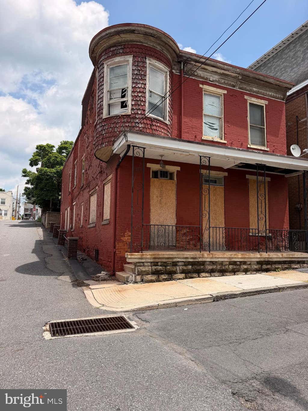Photo of 33 S Saint Peter Street, SCHUYLKILL HAVEN, PA 17972 (MLS # PASK2027738)