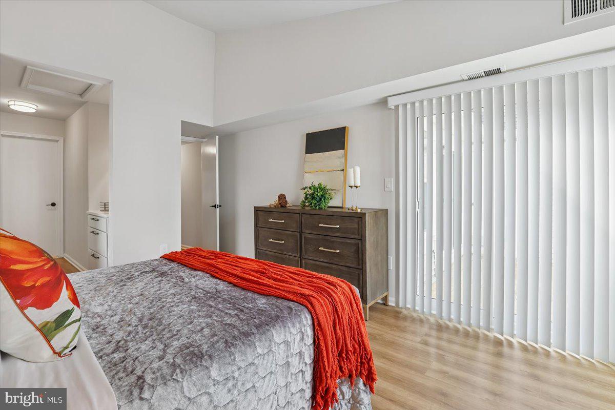 WATERS EDGE - Residential