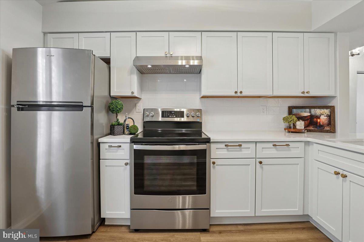 WATERS EDGE - Residential