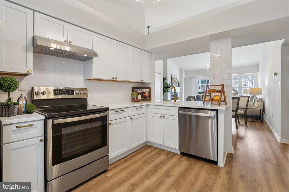 WATERS EDGE - Residential