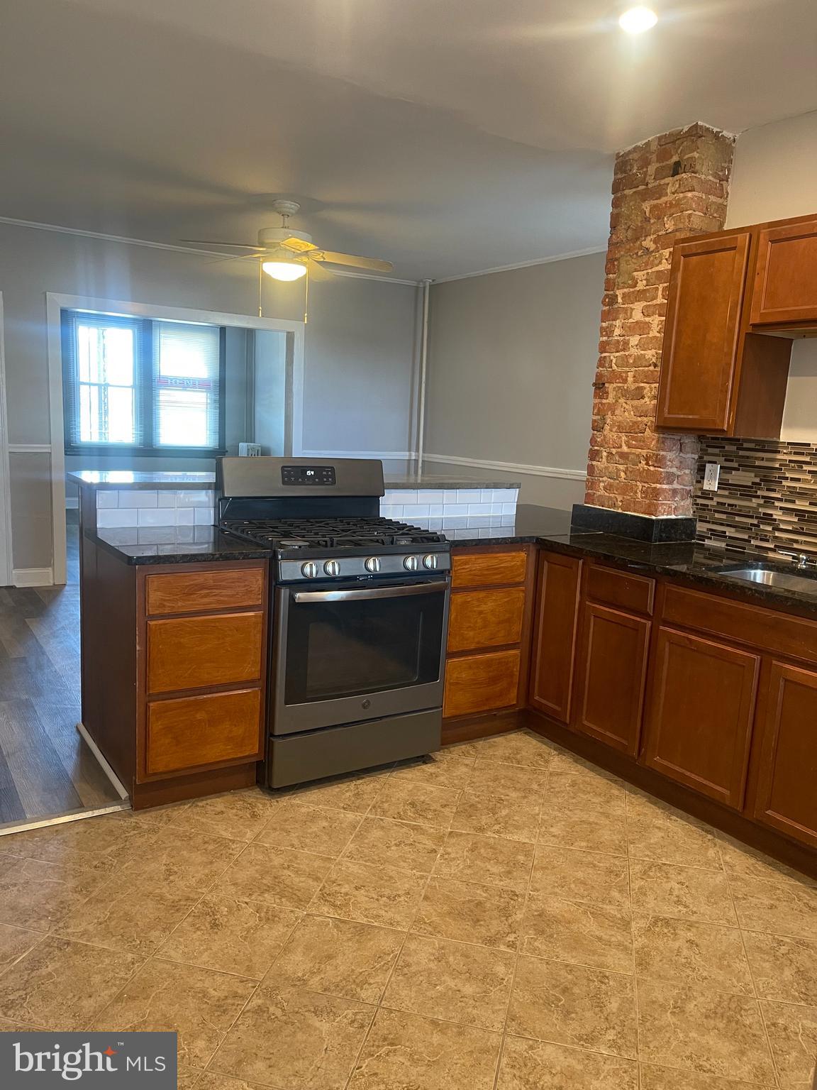 VIOLETVILLE - Residential Lease