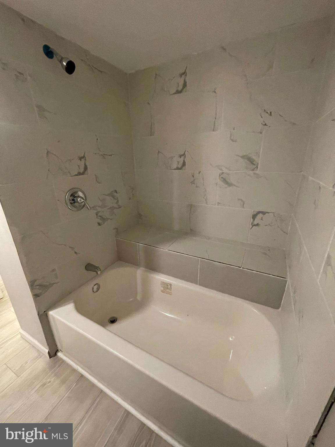 VIOLETVILLE - Residential Lease