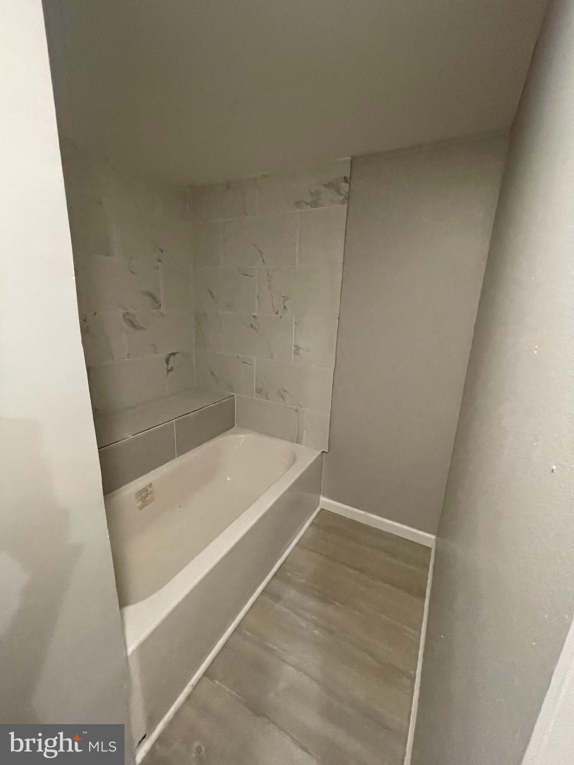 VIOLETVILLE - Residential Lease