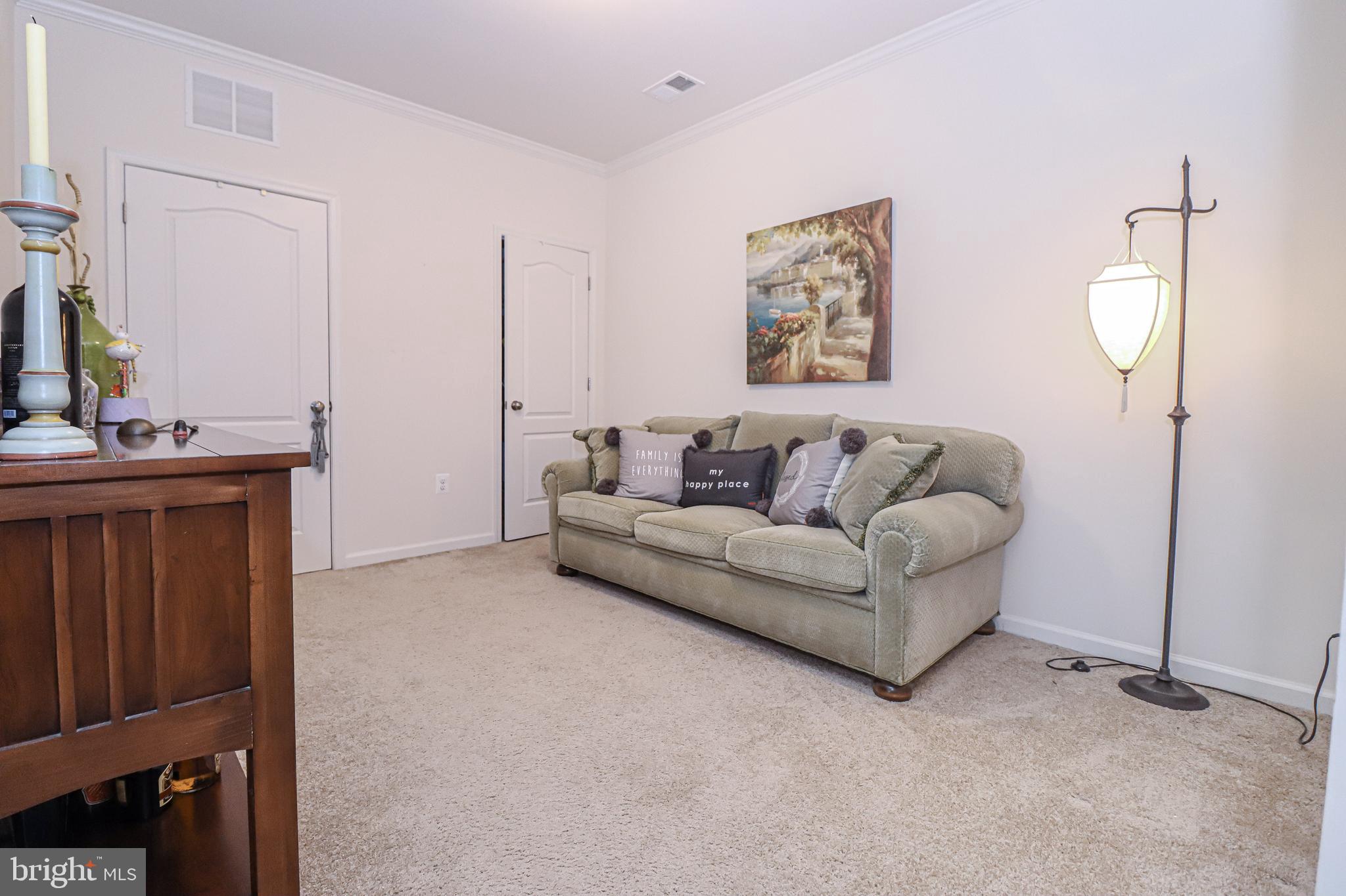 BROADLANDS - Residential