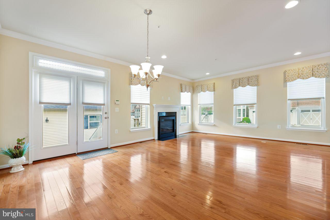 WORMANS MILL - Residential