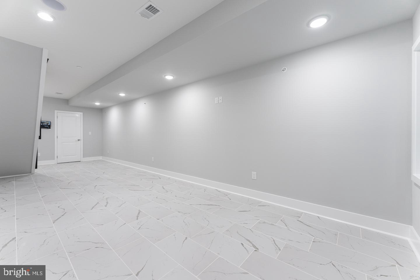 EAST KENSINGTON - Residential