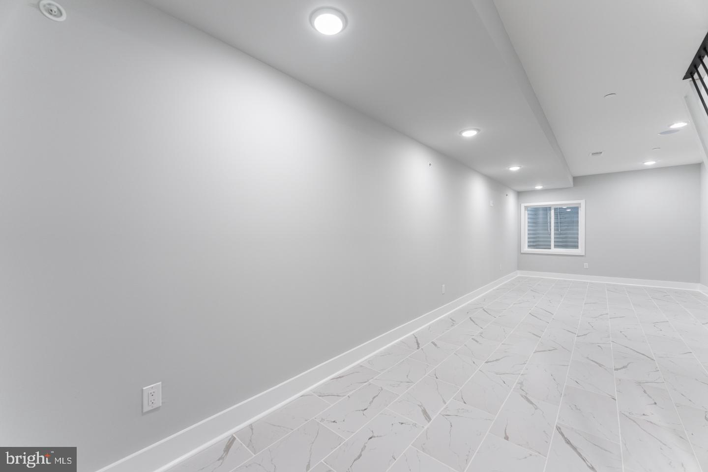 EAST KENSINGTON - Residential