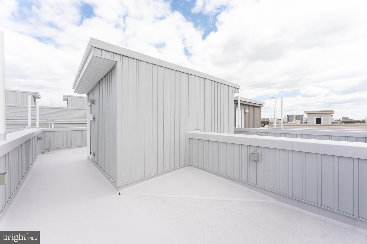 EAST KENSINGTON - Residential