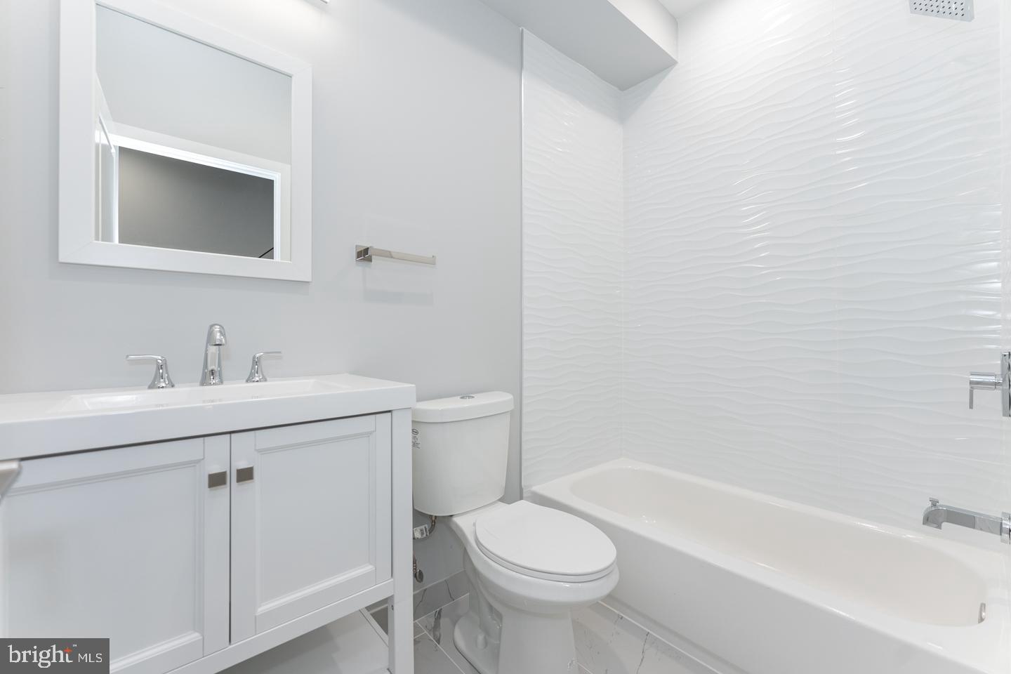 EAST KENSINGTON - Residential