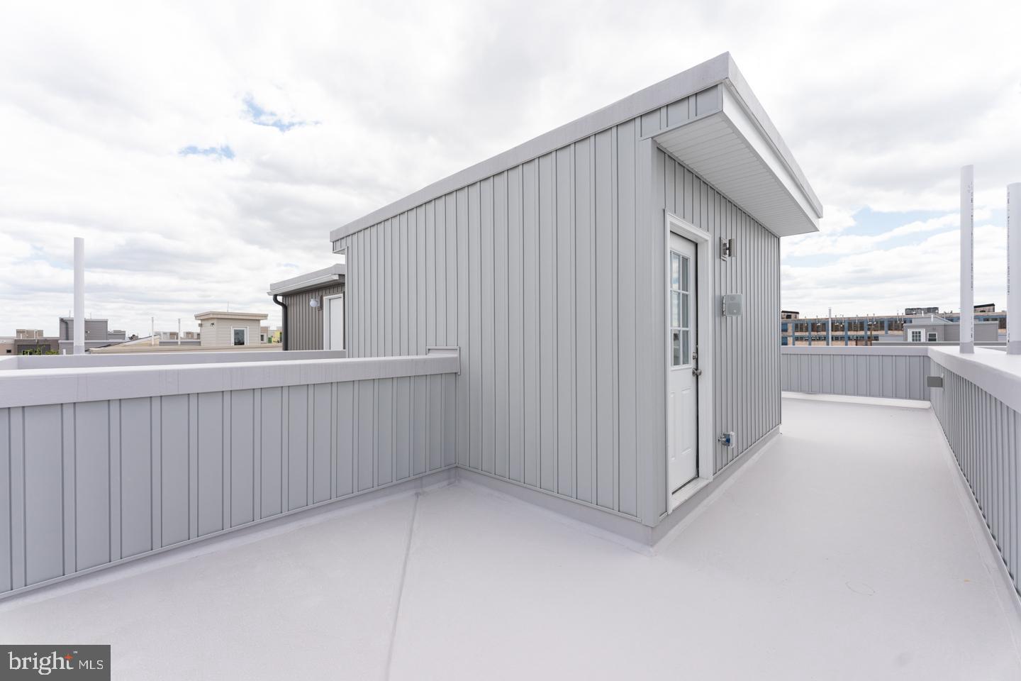 EAST KENSINGTON - Residential