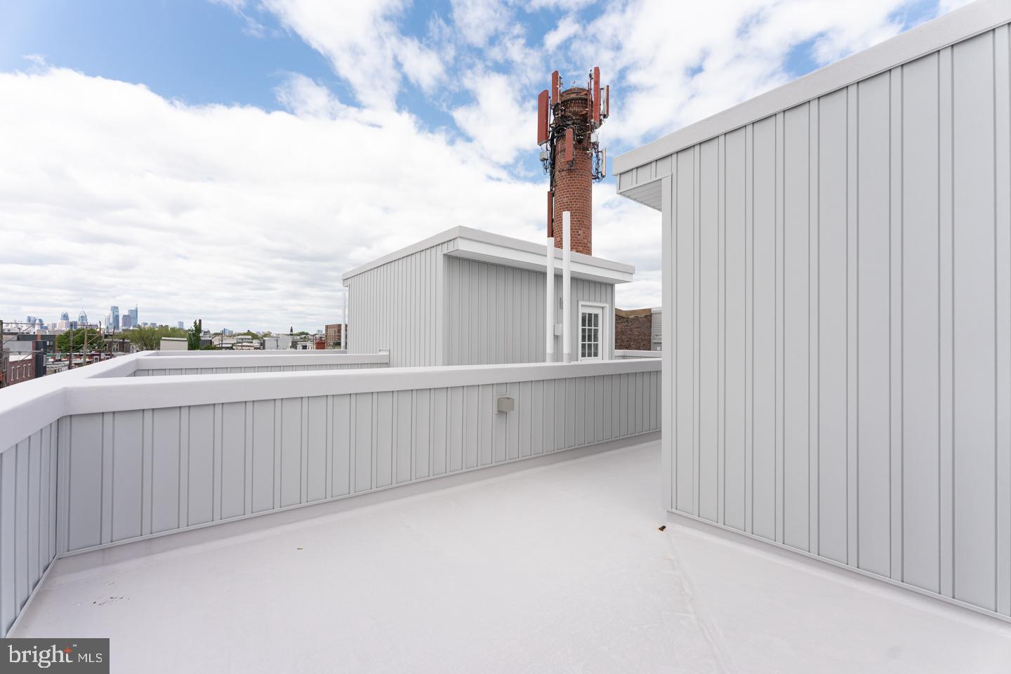 EAST KENSINGTON - Residential