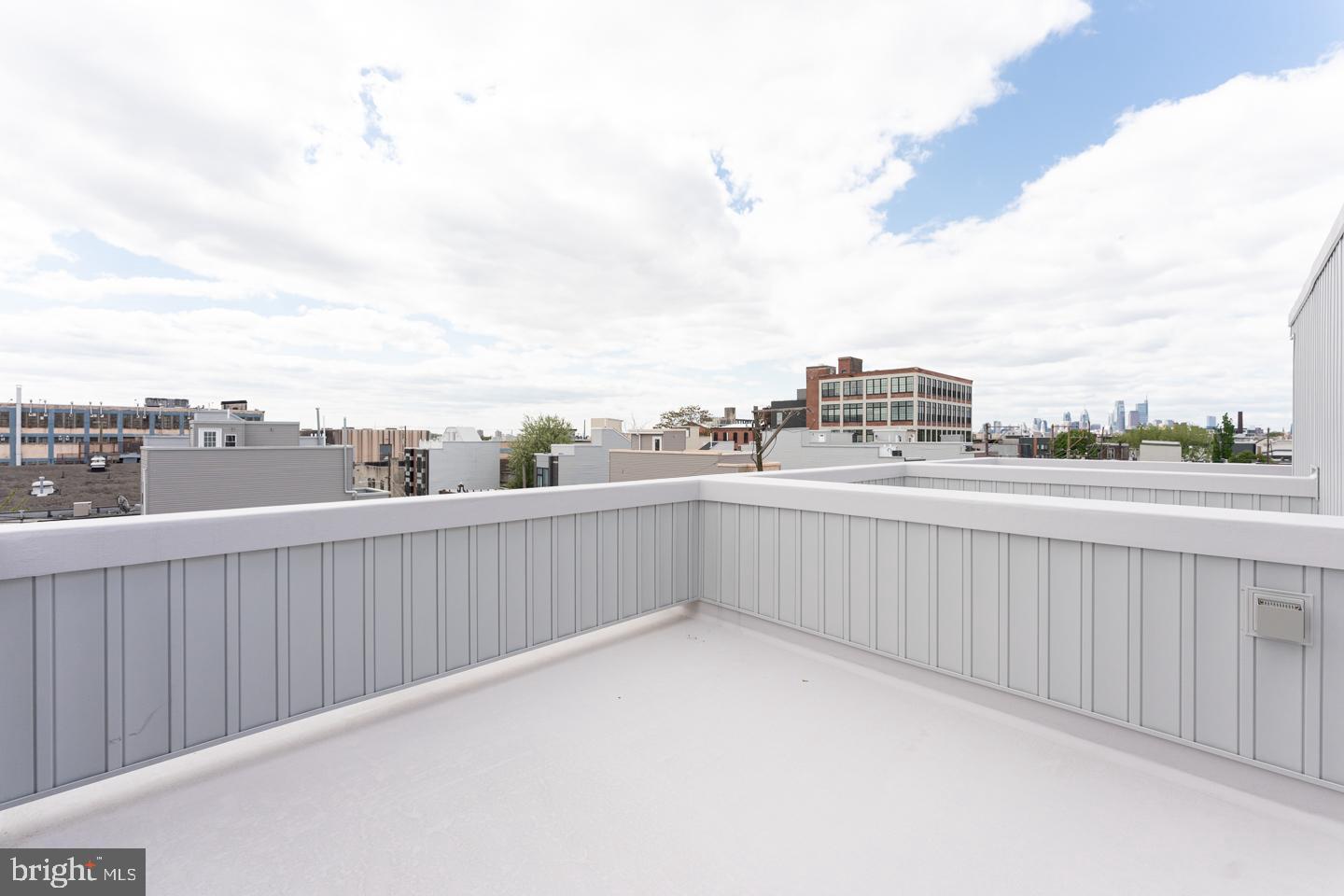 EAST KENSINGTON - Residential