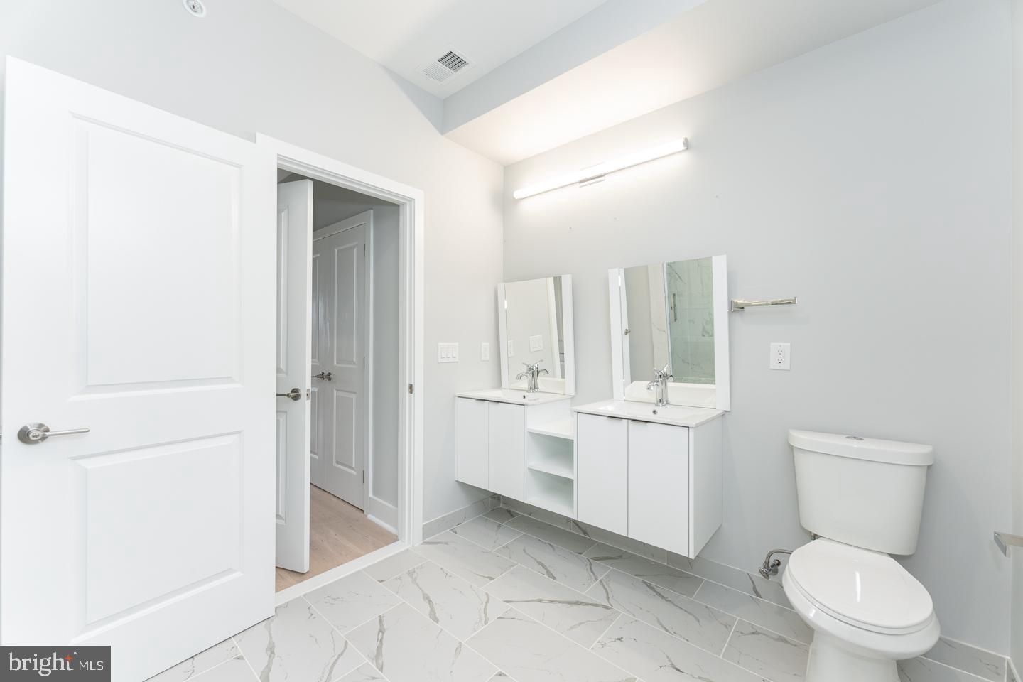 EAST KENSINGTON - Residential