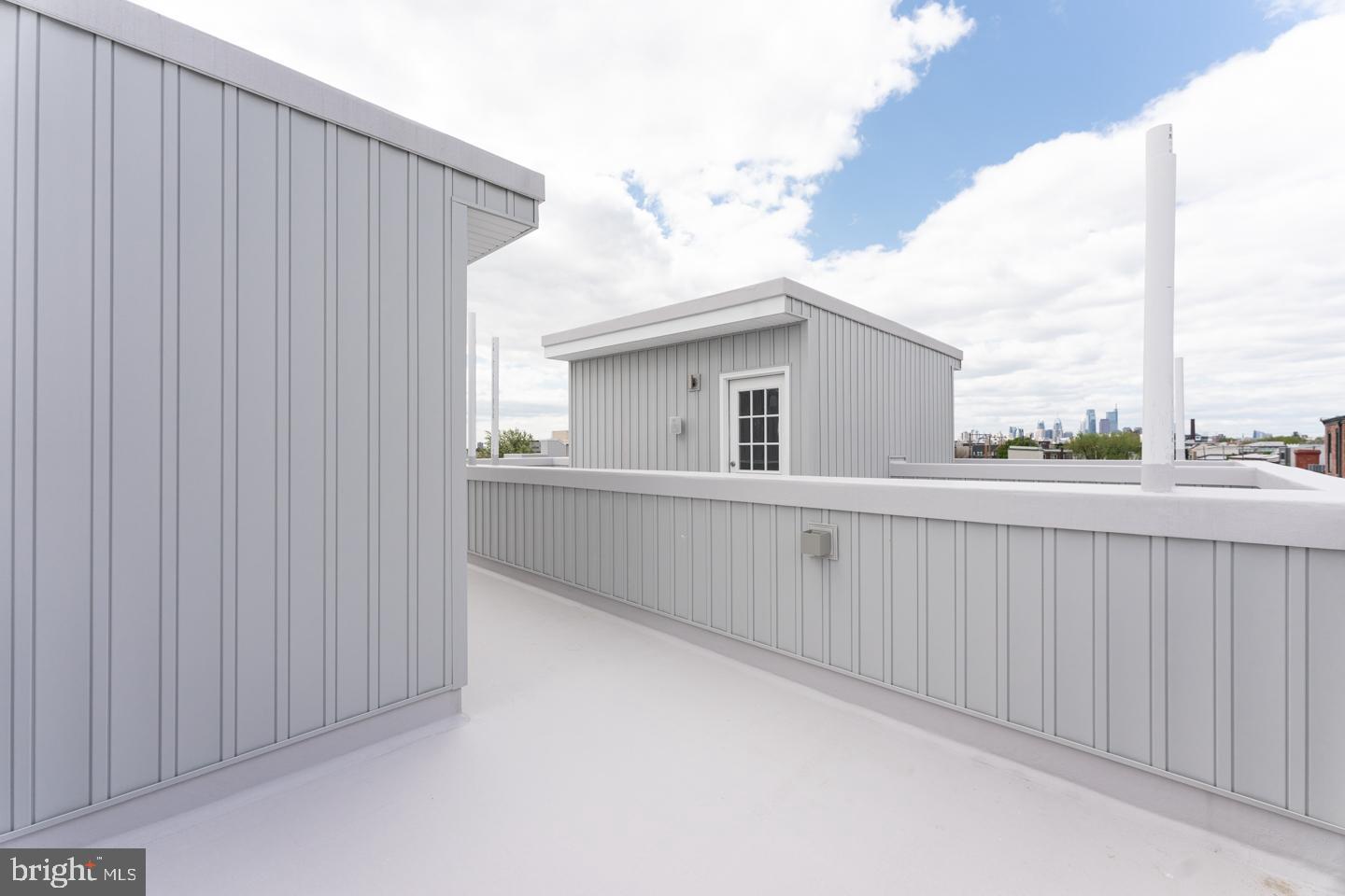 EAST KENSINGTON - Residential