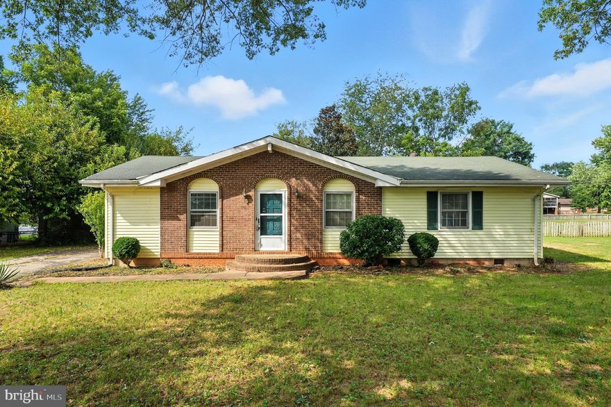 Enjoy one level living in this home!   Home features spacious family room  with sliding glass door leading to rear patio and back yard.   Formal living room or dining room situated off entrance hall.   Hall bath with shower and tub.  Primary bedroom with walk-in closet and  full bath.  Laundry room conveniently located off kitchen.  Storage room with built-in shelves . Additional room which would be great as private office area, exercise room, etc.  Additional workshop area.  Home is located on cul-de-sac street and only minutes from Culpeper for shopping, medical care, and shopping.  Property sold "AS IS."