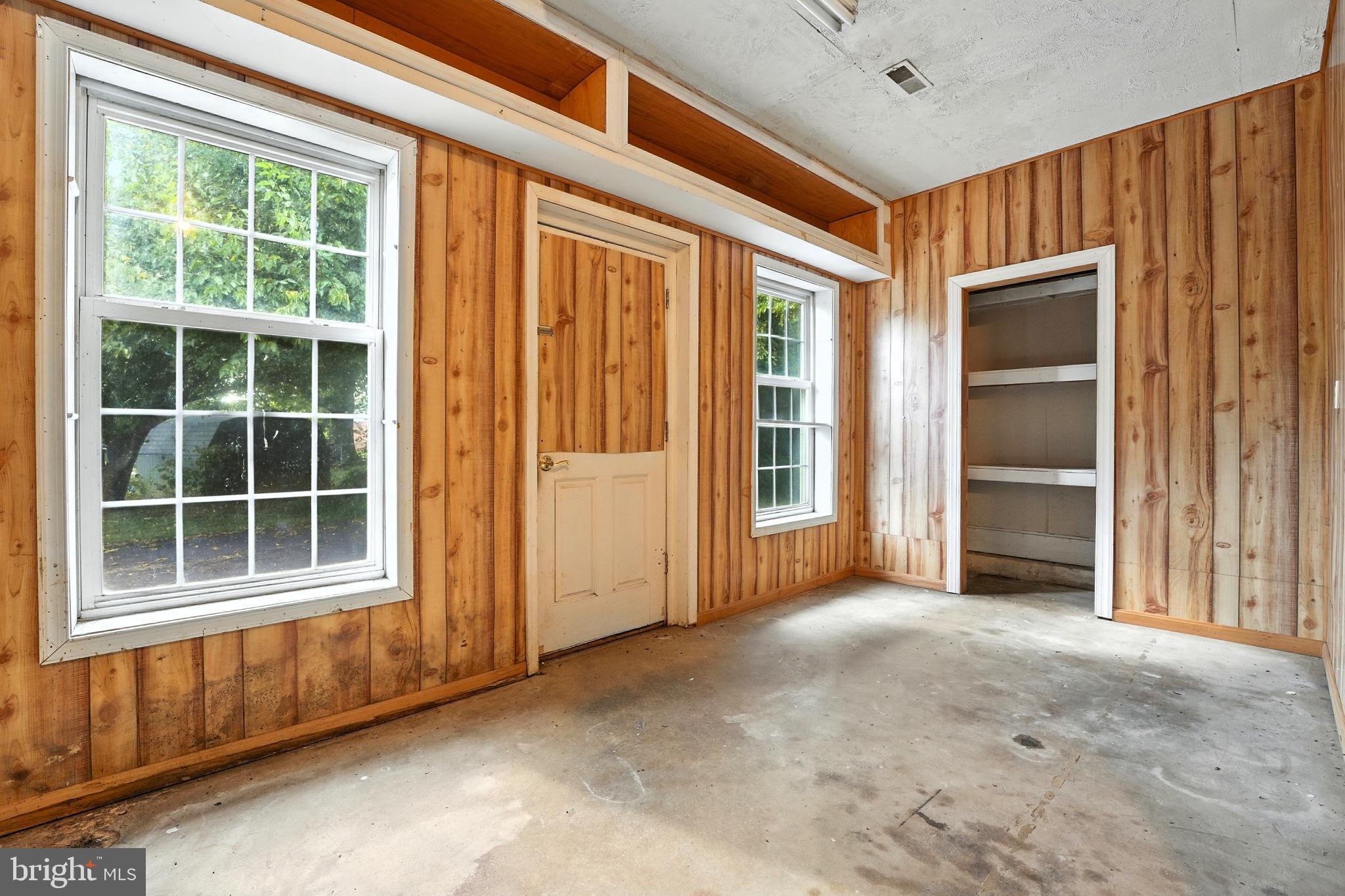 FAIRVIEW ACRES - Residential