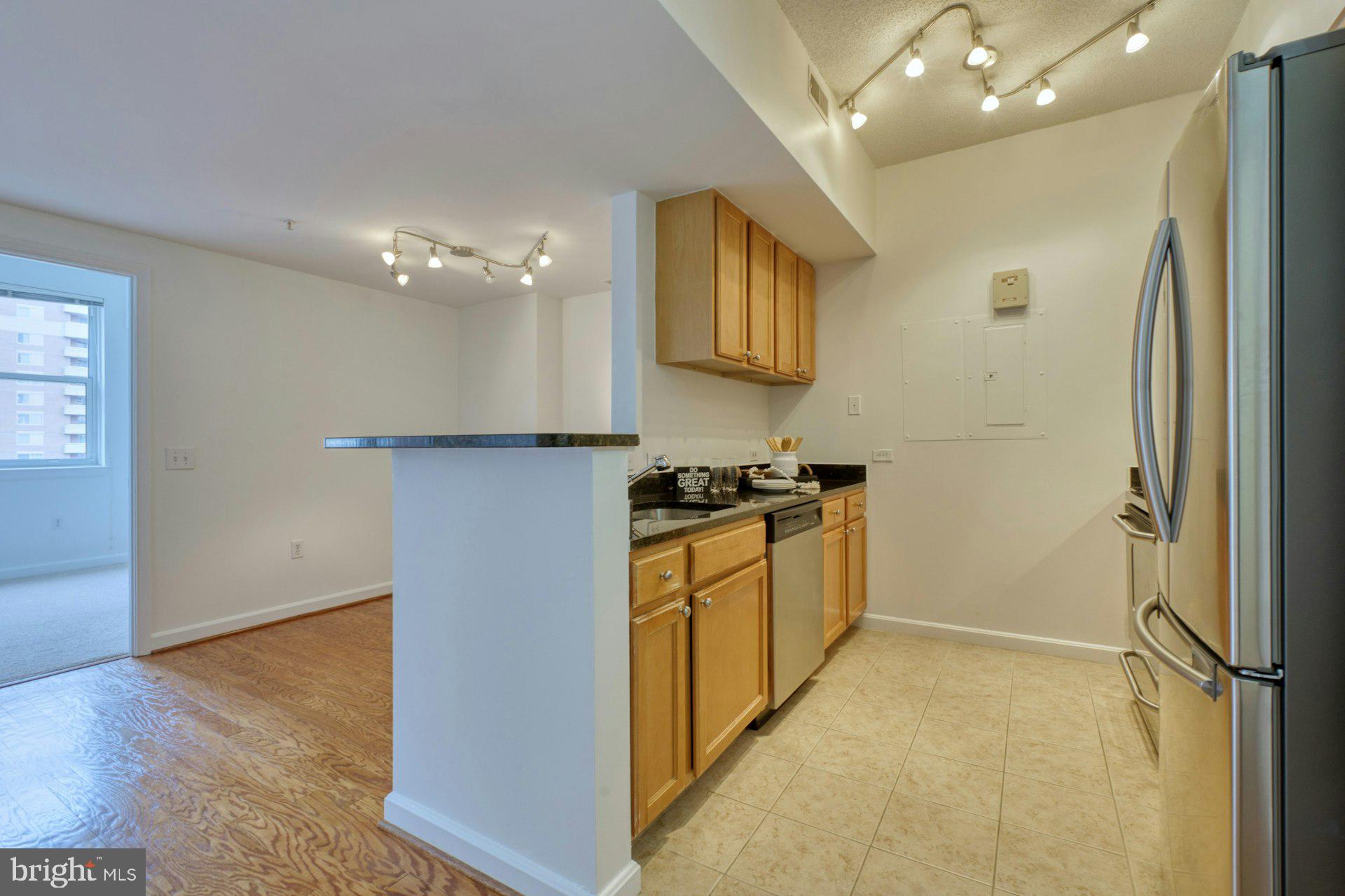 880 N POLLARD STREET 1022