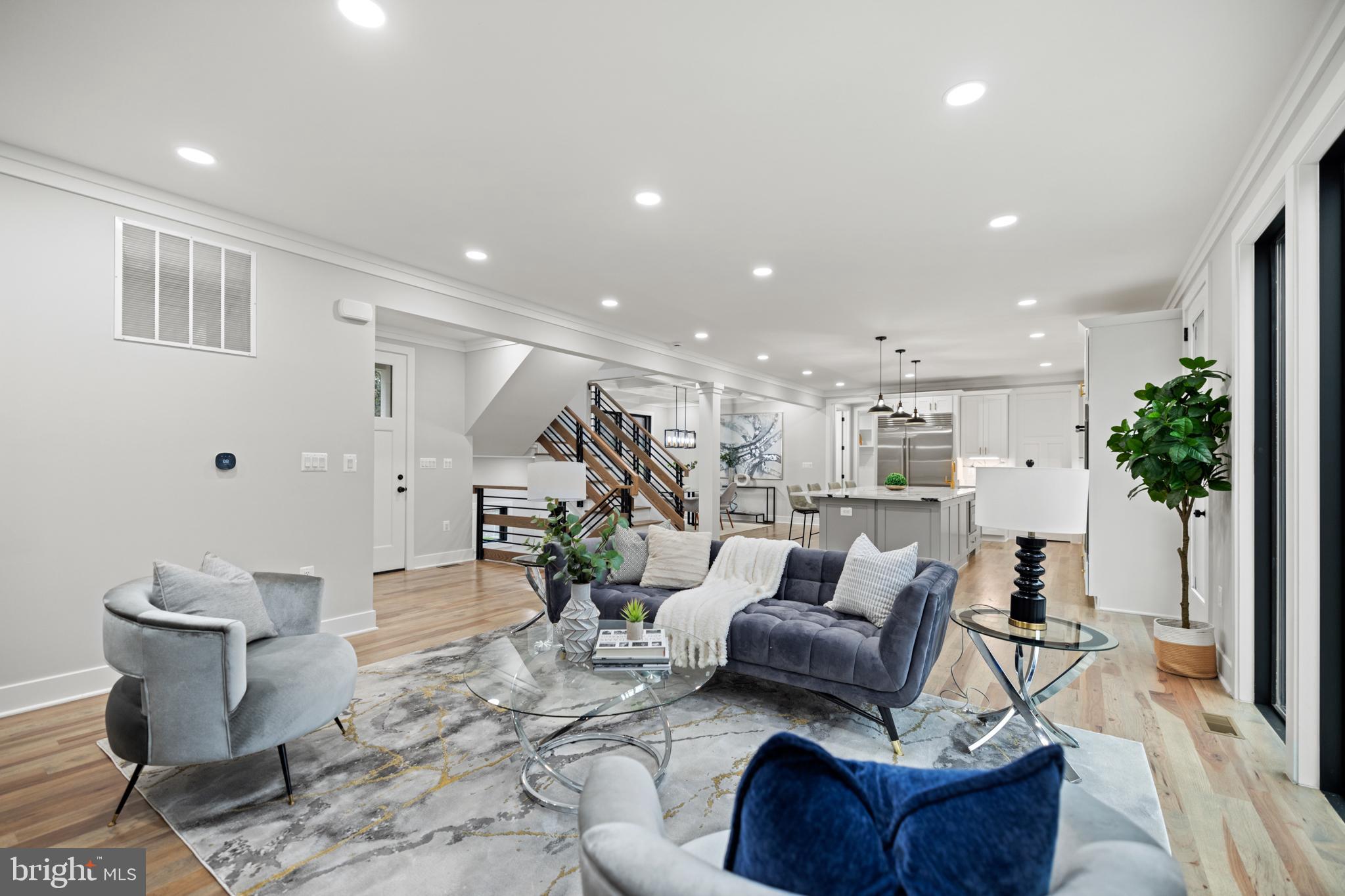 PICKETT ESTATES - Residential