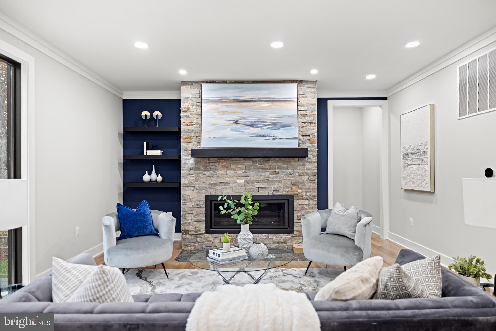 PICKETT ESTATES - Residential